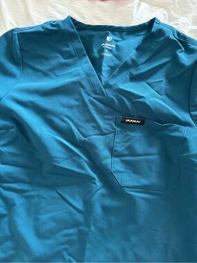JAANUU Scrub set